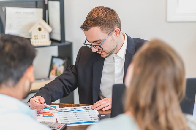 Pourquoi faut-il souscrire une assurance pour regroupement de crédit ?